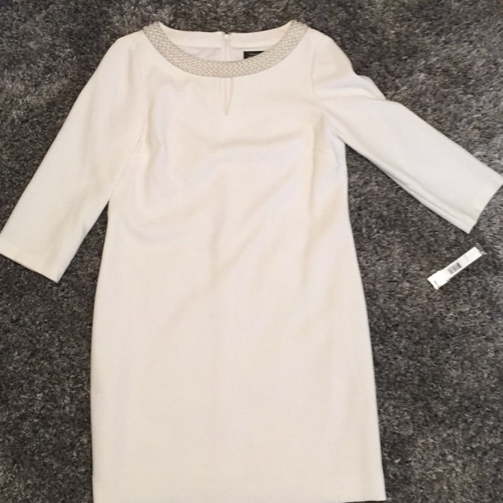 Tahari (Arthur S. Levine) Size 6